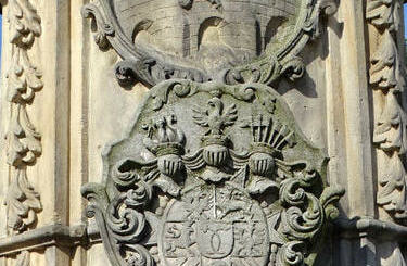 Herb fundatora pomnika św. Jana Nepomucena w Tyńcu nad Ślęzą