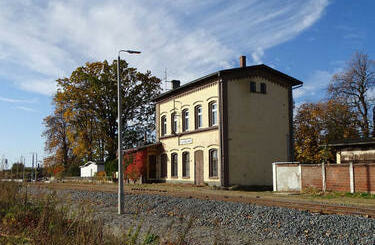 Budynek dworca kolejowego w Bielanach Wrocławskich
