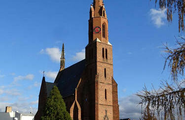 Kości&oacute;ł w Chrząstawie