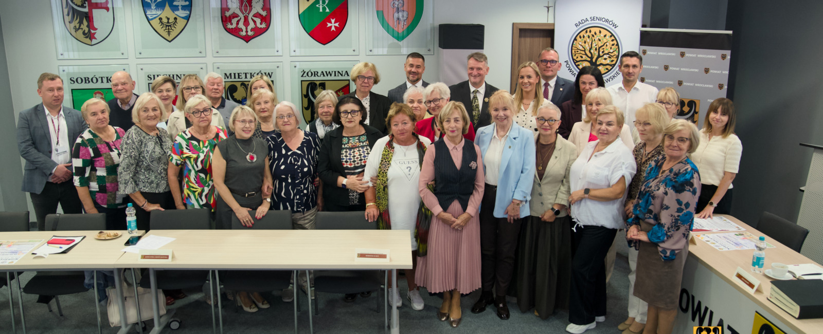 Zdjęcie do Seniorzy i przedstawiciele gmin przy jednym stole. XII sesja Rady Senior&oacute;w...