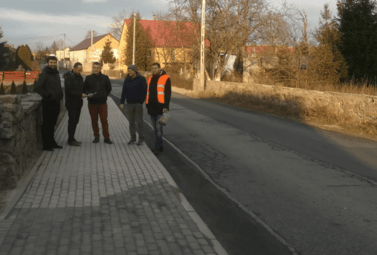 Zdjęcie do Przebudowa drogi powiatowej w zakresie budowy chodnika przy ul. Nowowiejskiej...