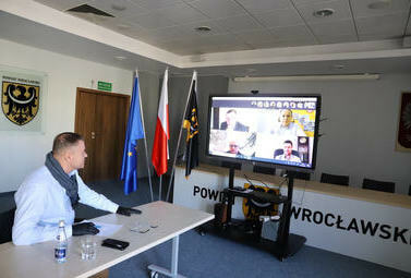 Zdjęcie do Spotkania władz powiatu podczas pandemii