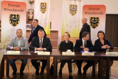 Zdjęcie do Przedstawiciele administracji rządowej i samorządowej o porządku i...