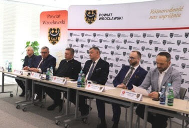 Zdjęcie do Konferencja prasowa dotycząca programu całodobowej opieki wytchnieniowej