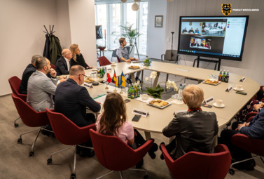 Zdjęcie do W geście międzynarodowej solidarności