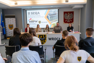 Zdjęcie do II Sesja Młodzieżowej Rady Powiatu Wrocławskiego &ndash; młodzi radni...