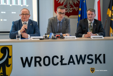 Zdjęcie do Rekordowy budżet powiatu wrocławskiego na 2026 rok: inwestycje w drogi...