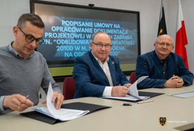 Zdjęcie do Podpisanie umowy na opracowanie dokumentacji projektowej dot. odbudowy...