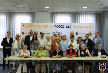 Zdjęcie do Dziesięć sesji i wiele inicjatyw. Seniorzy podsumowali kolejne miesiące...
