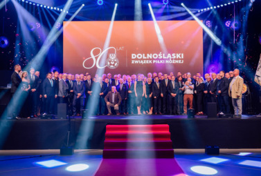 Zdjęcie do 80 lat dolnośląskiej piłki. Powiat Wrocławski wsp&oacute;łorganizatorem...