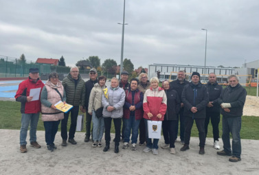 Zdjęcie do Sportowe emocje i integracja. II Seniorski Turniej w Boule w Ż&oacute;rawinie