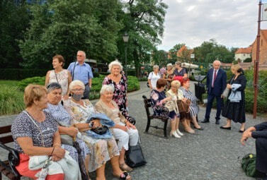 Zdjęcie do Wyjazd uczestnik&oacute;w Powiatowego Klubu Seniora w Kątach Wrocławskich...